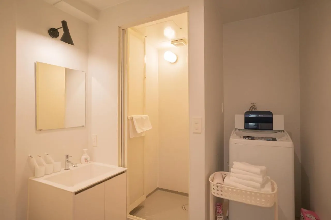 Yeah Room Namba Osaka 0*,