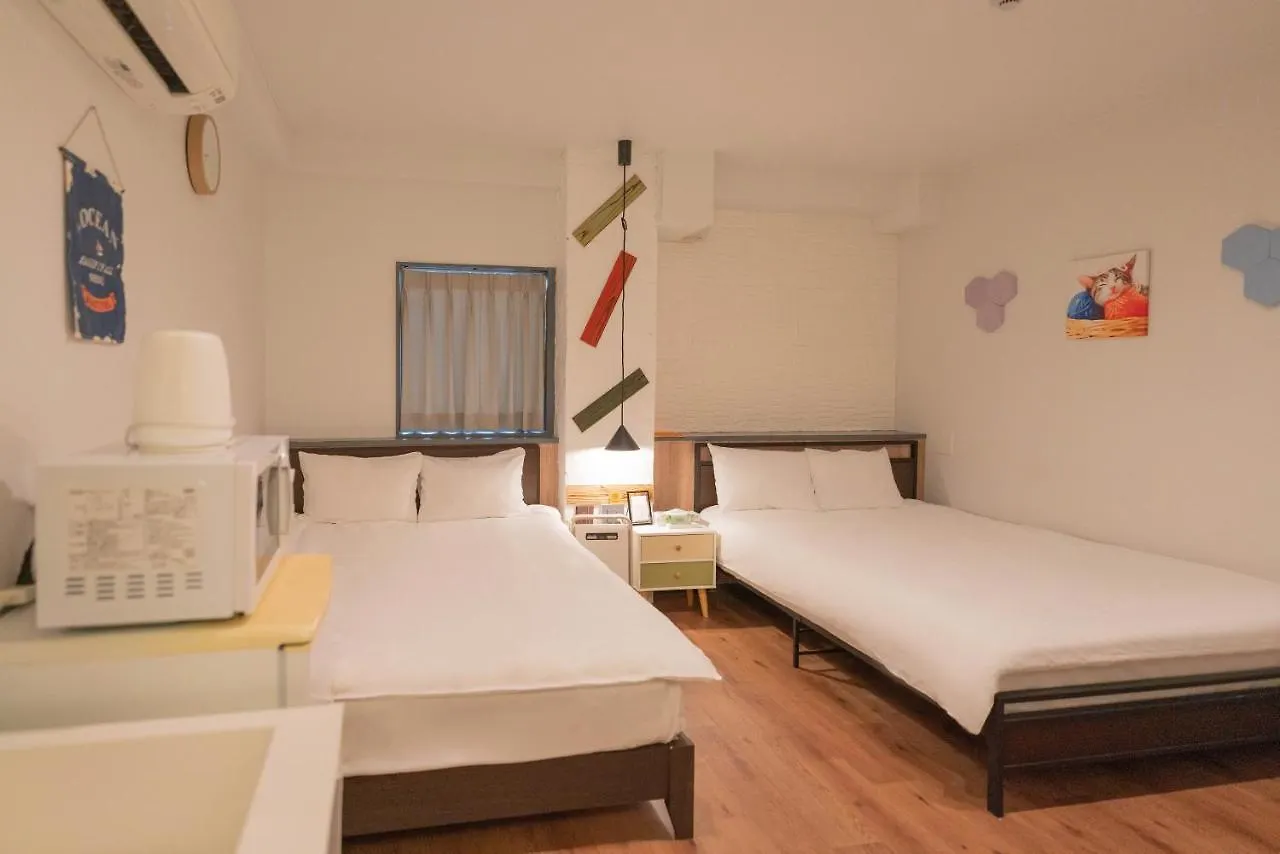 Yeah Room Namba Osaka 0*,  Japan