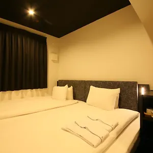 트래드 리플레이 호텔